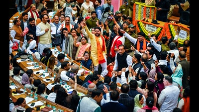 BJP councillors shout slogan against AAP councillors at the Civic Centre, New Delhi, February 6, 2023 (Hindustan Times)