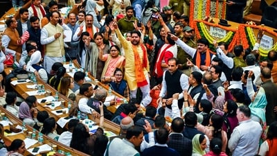 BJP councillors raise slogans in the MCD House meeting on Monday. (Raj K Raj/HT Photo) BJP councillors raise slogans in the MCD House meeting on Monday. (Raj K Raj/HT Photo)