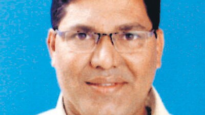 On January 30, Santosh Kharat (picture) joined Balasahebanchi Shiv Sena (BSS). Four days later, another former corporator, Mansi Madhukar Dalvi, was welcomed to the party by Shinde at a function on Saturday. Meanwhile, when Aaditya was busy preparing the next leg of his Shivsanvad Yatra from Nashik district on Monday, BSS inducted a group of local leaders and office-bearers from the rival faction into the party fold. (HT Archives)