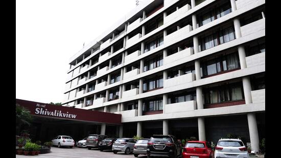 Chandigarh Industrial and Tourism Development Corporation (CITCO) has increased up to 20% the tariff of banquet halls in all of its three hotels -- Hotel Mountview in Sector 10, Hotel Shivalikview in Sector 17, and Hotel Parkview in Sector 24. (Keshav Sigh/Hindustan Times)