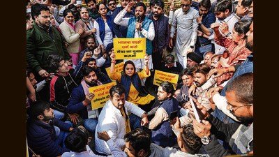 AAP's mayoral candidate Shelly Oberoi with party leaders during a protest near the BJP headquarters in New Delhi. (PTI) AAP's mayoral candidate Shelly Oberoi with party leaders during a protest near the BJP headquarters in New Delhi. (PTI)