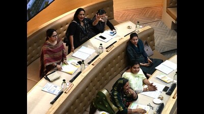 Councillors during the General House meeting of the Chandigarh municipal corporation for the 2023-24 budget estimates. (Keshav Singh/HT) Councillors during the General House meeting of the Chandigarh municipal corporation for the 2023-24 budget estimates. (Keshav Singh/HT)