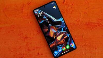 In terms of the pricing, the entry-spec 6GB RAM and 128GB storage combination costs ₹22,999. (Vishal Mathur / HT Photo) In terms of the pricing, the entry-spec 6GB RAM and 128GB storage combination costs ₹22,999. (Vishal Mathur / HT Photo)