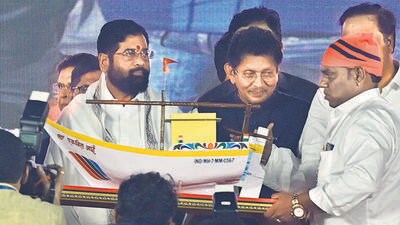 Mumbai, India - February 07, 2023: CM Eknath Shinde felicitated by Koli community of Worli Village, at Worli Sports Club, Worli, in Mumbai, India, on Tuesday, February 07, 2023. (Photo by Anshuman Poyrekar/Hindustan Times) (Anshuman Poyrekar/HT PHOTO) Mumbai, India - February 07, 2023: CM Eknath Shinde felicitated by Koli community of Worli Village, at Worli Sports Club, Worli, in Mumbai, India, on Tuesday, February 07, 2023. (Photo by Anshuman Poyrekar/Hindustan Times) (Anshuman Poyrekar/HT PHOTO)