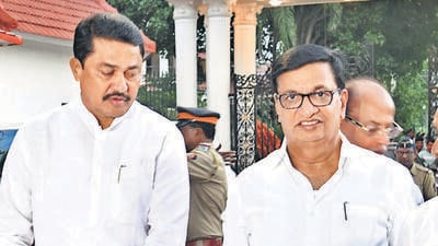 Mumbai, India - October 31, 2022: Congress Party delegation comprising State president Nana Patole, Balasahab Thorat, Naseem Khan and party workers, meet Governor Bhagat Singh Koshyari, at Raj Bhavan to discuss important issues of the State, in Mumbai, India, on Monday, October 31, 2022. (Photo by Bhushan Koyande/HT Photo) (HT PHOTO) Mumbai, India - October 31, 2022: Congress Party delegation comprising State president Nana Patole, Balasahab Thorat, Naseem Khan and party workers, meet Governor Bhagat Singh Koshyari, at Raj Bhavan to discuss important issues of the State, in Mumbai, India, on Monday, October 31, 2022. (Photo by Bhushan Koyande/HT Photo) (HT PHOTO)