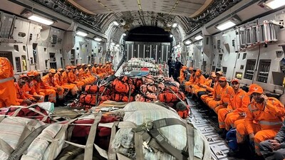 Members of NDRF Search and Rescue Teams along with relief material and specially trained dog squads aboard the Indian Air Force (IAF)'s aircraft as they leave for earthquake-hit Turkey.&nbsp; (Source:Twitter/@IAF_MCC)