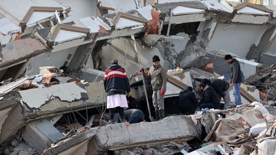 Civilians look for survivors under the rubble of collapsed buildings in Kahramanmaras, close to the quake's epicentre, the day after a 7.8-magnitude earthquake struck Turkey's southeast. (AFP) Civilians look for survivors under the rubble of collapsed buildings in Kahramanmaras, close to the quake's epicentre, the day after a 7.8-magnitude earthquake struck Turkey's southeast. (AFP)
