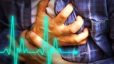 There could be many reasons behind your chest pain apart from cardiac issues. (Shutterstock) There could be many reasons behind your chest pain apart from cardiac issues. (Shutterstock)