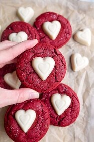 Red Velvet Heart Cookies (pinterest) Red Velvet Heart Cookies (pinterest)