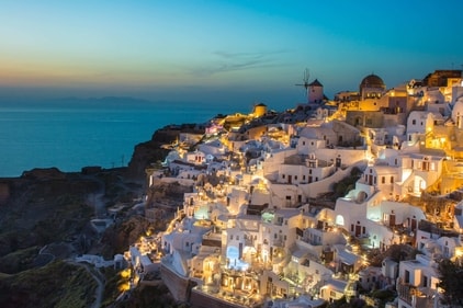 Santorini is the epitome of a romantic destination (Unsplash)