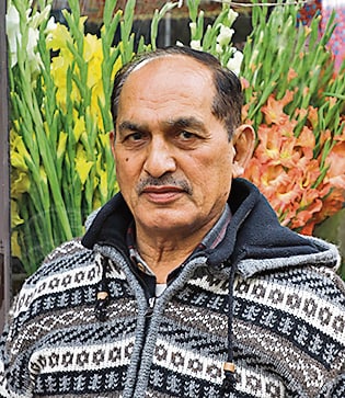 “Our sale goes up by ₹2,000 to ₹3,000 starting from Rose Day till Valentine’s Day,” informs Surender Singh, a florist in Connought Place. “Our sale goes up by ₹2,000 to ₹3,000 starting from Rose Day till Valentine’s Day,” informs Surender Singh, a florist in Connought Place.