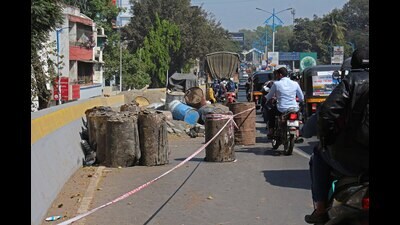 Construction material kept along the Atal Bihari Vajpayee bridge for repair work. (Ravindra Joshi/HT PHOTO) Construction material kept along the Atal Bihari Vajpayee bridge for repair work. (Ravindra Joshi/HT PHOTO)