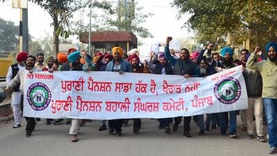 Government employees protesting outside the mini-secretariat in Ludhiana on Wednesday. (Harvinder Singh/HT)