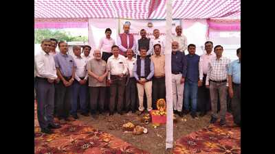 Members of MCCIA and PCMC during the foundation stone laying of CETP Bhosari, MIDC on Wednesday. (HT PHOTO) Members of MCCIA and PCMC during the foundation stone laying of CETP Bhosari, MIDC on Wednesday. (HT PHOTO)