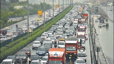 Police teams will be deployed at major intersections on the 14.8km stretch of NH-48 and will manage traffic from 9am to 11am and from 2pm to 5pm. (Vipin Kumar/HT PHOTO) Police teams will be deployed at major intersections on the 14.8km stretch of NH-48 and will manage traffic from 9am to 11am and from 2pm to 5pm. (Vipin Kumar/HT PHOTO)