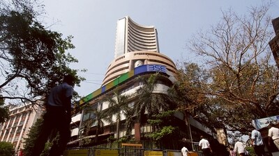 Indian shares trade higher in ivew of RBI interest rate hike.