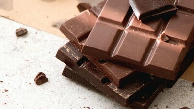 Chocolate Bouquet: Show your love by gifting your partner a personalised chocolate bouquet.&nbsp; (Unsplash)