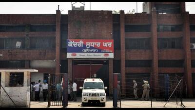 As many as 19 mobile phones were recovered during a special checking by the staff at the Ludhiana central jail. (HT File)