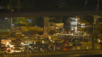 Mumbai: Traffic on Western Express Highway near Gundavali Metro Station after the arrival of PM Narendra Modi at Andheri on Thursday (HT Photo/Vijay Bate) Mumbai: Traffic on Western Express Highway near Gundavali Metro Station after the arrival of PM Narendra Modi at Andheri on Thursday (HT Photo/Vijay Bate)