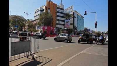 To ensure speedy movement of traffic at the Savitribai Phule Pune University (SPPU) junction, the Pune traffic police have decided to make the university circle ‘traffic signal-free’ from February 13. (HT FILE PHOTO) To ensure speedy movement of traffic at the Savitribai Phule Pune University (SPPU) junction, the Pune traffic police have decided to make the university circle ‘traffic signal-free’ from February 13. (HT FILE PHOTO)