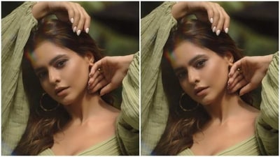 Aamna looked every bit gorgeous in the long gown featuring dramatic cut-out full sleeves, a plunging neckline, details at the back and a thigh high slit. (Instagram/@aamnasharifofficial) Aamna looked every bit gorgeous in the long gown featuring dramatic cut-out full sleeves, a plunging neckline, details at the back and a thigh high slit. (Instagram/@aamnasharifofficial)