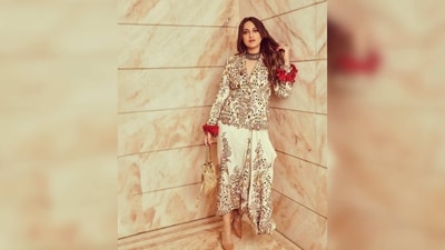 "How many red flags do you see?," Sonakshi Sinha wrote as she treated her fans with a set of stunning photos of herself. (Instagram/@aslisona) "How many red flags do you see?," Sonakshi Sinha wrote as she treated her fans with a set of stunning photos of herself. (Instagram/@aslisona)