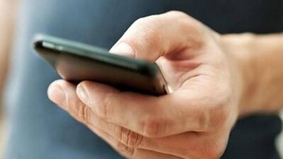 Majnu's vision was impaired for using smartphones for long hours. (AFP/representative photo) Majnu's vision was impaired for using smartphones for long hours. (AFP/representative photo)