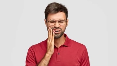 9 effective home remedies to get rid of toothache at night (Freepik) 9 effective home remedies to get rid of toothache at night (Freepik)