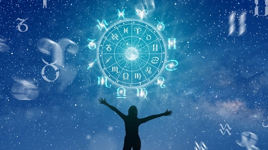 Get daily astrological predictions on career and money for your zodiac signs (shutterstock.com)