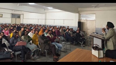 As many as 400 government school teachers participated in the workshop held on different topics, including child psychology and stress management by the associate professors from the GHG Khalsa College of Education. (HT photo) As many as 400 government school teachers participated in the workshop held on different topics, including child psychology and stress management by the associate professors from the GHG Khalsa College of Education. (HT photo)