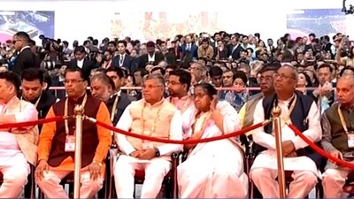 Union Defence Minister Rajnath Singh, Uttar Pradesh Governor Anandiben Patel and Chief Minister Yogi Adityanath were also present on this occasion. (PTI) Union Defence Minister Rajnath Singh, Uttar Pradesh Governor Anandiben Patel and Chief Minister Yogi Adityanath were also present on this occasion. (PTI)