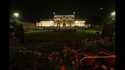 The government has prepared a guided tour of heritage sites -- including the Bada Imambada, Chhota Imambada, and the Residency -- across Lucknow. (HT Photo)