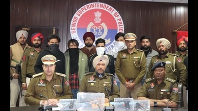 The main accused, Vijay Toti is facing 18 criminal cases pertaining to drugs, illegal weapons, kidnapping and extortion. (HT photo) The main accused, Vijay Toti is facing 18 criminal cases pertaining to drugs, illegal weapons, kidnapping and extortion. (HT photo)