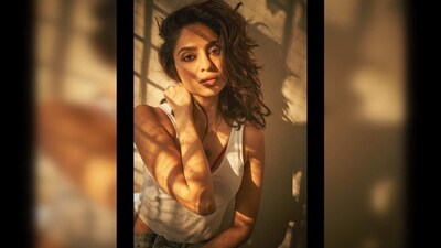 With her short hair waved and left untamed, Sobhita Dhulipala flaunted her real skin. (Instagram/@sobhitad) With her short hair waved and left untamed, Sobhita Dhulipala flaunted her real skin. (Instagram/@sobhitad)