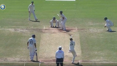 Virat Kohli was dimsissed by Todd Murphy