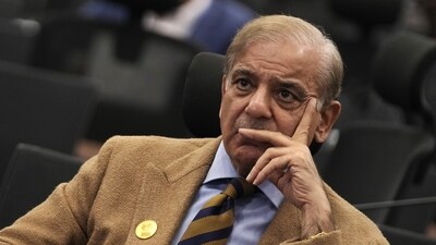 Pakistan, IMF fail to reach staff-level pact on bailout package: Report (AP) Pakistan, IMF fail to reach staff-level pact on bailout package: Report (AP)