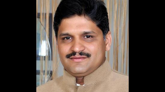 Maha Vikas Aghadi (MVA) failed to persuade rebel Rahul Kalate to withdraw his nomination from Chinchwad. (HT PHOTO)