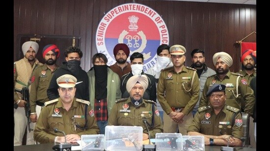 The main accused, Vijay Toti is facing 18 criminal cases pertaining to drugs, illegal weapons, kidnapping and extortion. (HT photo)