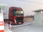 Five trucks with aid including food and water arrived in Turkey from the Alican border. 
