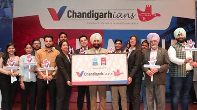 Alumni, students and dignitaries launching the “V-Chandigarhians” community group in Chandigarh. (HT Photo)
