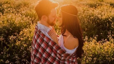 Hug Day 2023: 5 rules to remember while hugging someone (Pixabay) Hug Day 2023: 5 rules to remember while hugging someone (Pixabay)