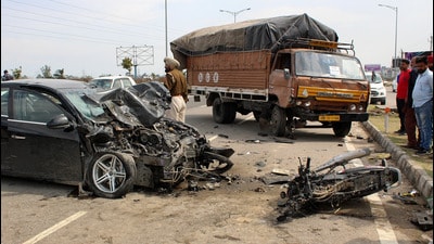 Of the total 278 road mishap deaths in 2022, 62% were reported from Kharar, Lalru, Dera Bassi, Zirakpur and Sohana. (HT File Photo)
