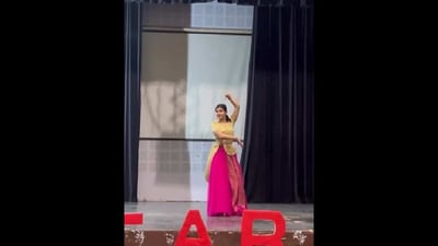 Woman performs kathak on Tumse Milke Dil Ka. (Instagram/@ Anupriya Sharma) Woman performs kathak on Tumse Milke Dil Ka. (Instagram/@ Anupriya Sharma)