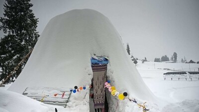 The Igloo cafe was built by Gulmarg development authority to attract tourists. (Waseem Andrabi/ Hindustan Times) The Igloo cafe was built by Gulmarg development authority to attract tourists. (Waseem Andrabi/ Hindustan Times)