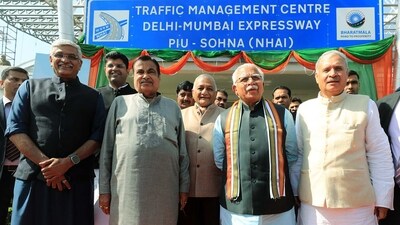 Union Minister Nitin Gadkari inspected the control room of the Delhi-Mumbai Expressway in Sohna, Haryana. (ANI) Union Minister Nitin Gadkari inspected the control room of the Delhi-Mumbai Expressway in Sohna, Haryana. (ANI)