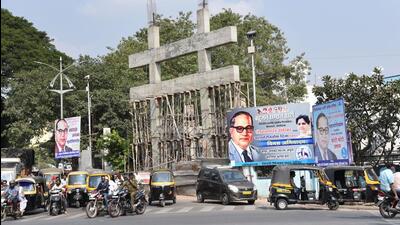 As per PMC data, the sky sign department had spent ₹3.50 crore in 2022 to remove unauthorised hoardings, thus putting a question mark over their inept functioning. (HT FILE PHOTO) As per PMC data, the sky sign department had spent ₹3.50 crore in 2022 to remove unauthorised hoardings, thus putting a question mark over their inept functioning. (HT FILE PHOTO)