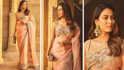Mira Rajput wears Manish Malhotra's saree for Sidharth Malhotra and Kiara Advani's wedding. Mira Rajput wears Manish Malhotra's saree for Sidharth Malhotra and Kiara Advani's wedding.