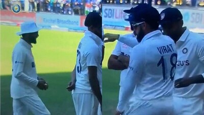 Kohli, Jadeja break into Shah Rukh Khan's 'Jhoome Jo Pathaan' hook step Kohli, Jadeja break into Shah Rukh Khan's 'Jhoome Jo Pathaan' hook step