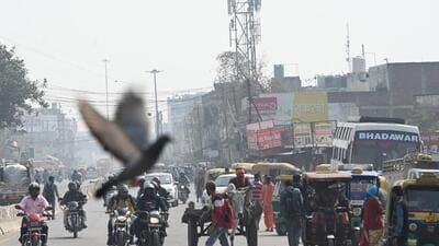 Noida, India- February 12, 2023: A view of Chhijarsi village road at sector 63. The Noida authority is mulling over a proposal to build an elevated road above Chhijarsi village to provide seamless connectivity on FNG Expressway. The project will provide smooth connectivity between Noida and Ghaziabad, in Noida, India, on Sunday, February 12, 2023. (Photo by Sunil Ghosh / Hindustan Times) To go with Vinod’s story
