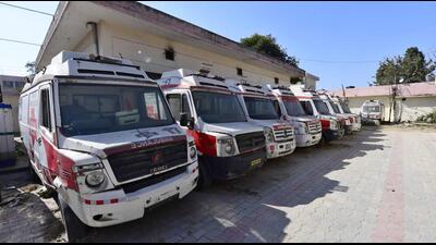 Of the total ambulances, 10 have been gathering dust at the premises of the civil hospital itself for the past three years. (Girpreet Singh/HT) Of the total ambulances, 10 have been gathering dust at the premises of the civil hospital itself for the past three years. (Girpreet Singh/HT)